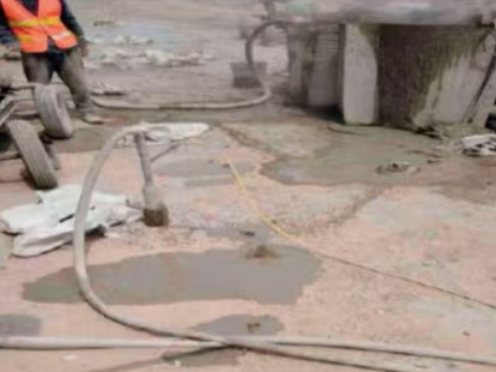 新会水泥混凝土路面板底注浆技术 路面脱空注浆整治方案